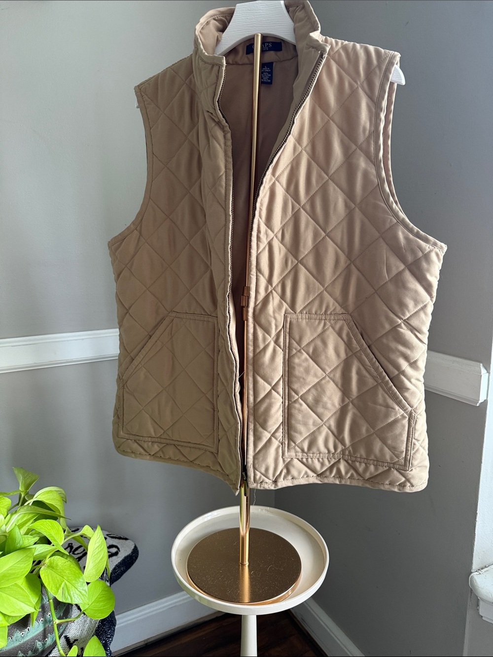 Chaps Quilted Vest in Beige Tan